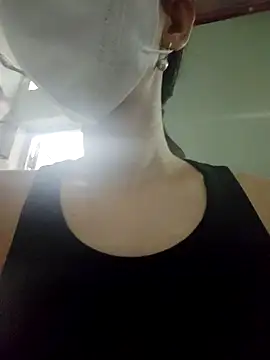 Snapshot of Du-Uyen chatting on September 21, 10:47 am Du-Uyen online show from September 21, 10:47 am