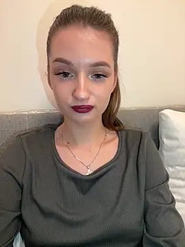 AdelinaEmber online show from October 28, 10:43 am