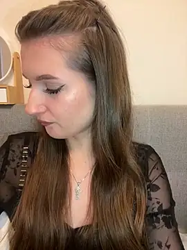 AdelinaEmber online show from December 23, 11:03 am