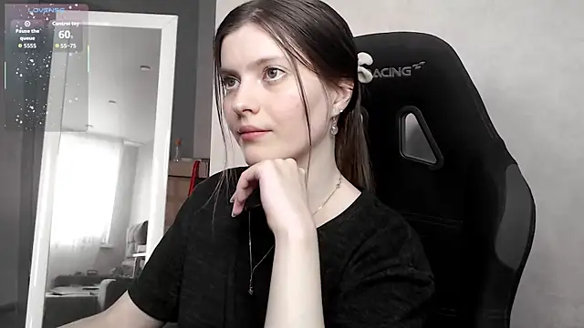 Snapshot of cute_elfy_ chatting on September 24, 2:16 pm cute elfy online show from September 24, 2:16 pm