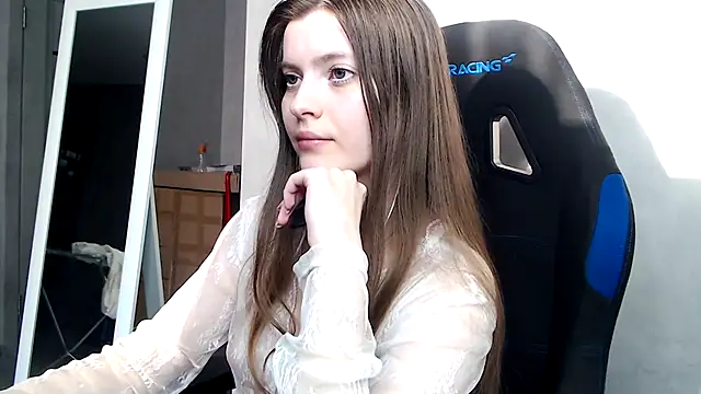 Snapshot of cute_elfy_ chatting on October 4, 2:11 pm cute elfy online show from October 4, 2:11 pm