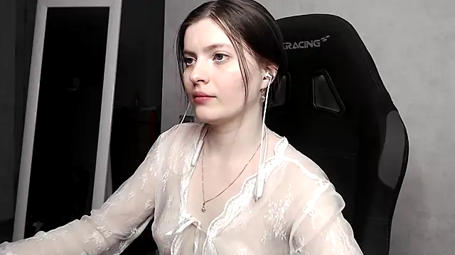 Snapshot of cute_elfy_ chatting on October 5, 3:17 pm cute elfy online show from October 5, 3:17 pm