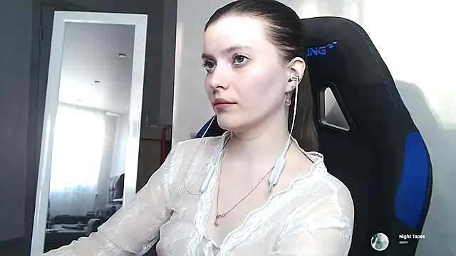 Snapshot of cute_elfy_ chatting on September 26, 2:25 pm cute elfy online show from September 26, 2:25 pm