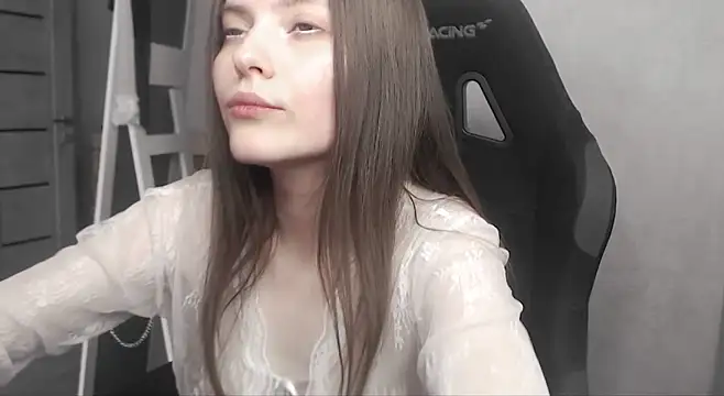 cute elfy  online show from June 6, 1:39 pm