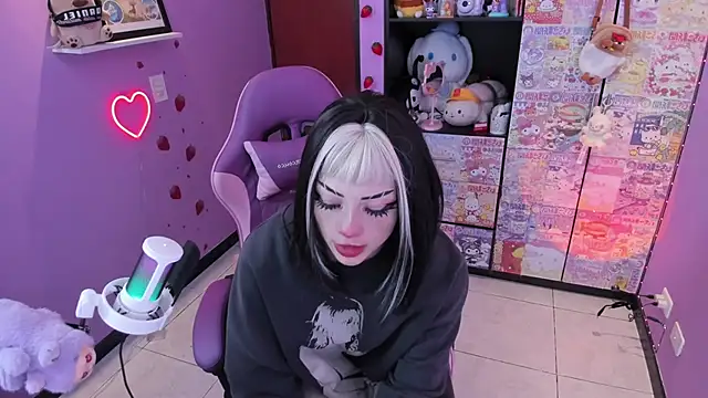 Vero Osb  online show from November 6, 11:32 pm