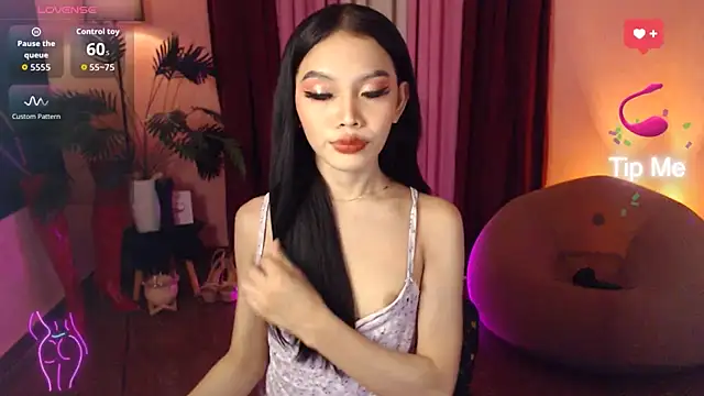 Snapshot of Asianprincess69 chatting on September 29, 8:30 am Asianprincess69 online show from September 29, 8:30 am