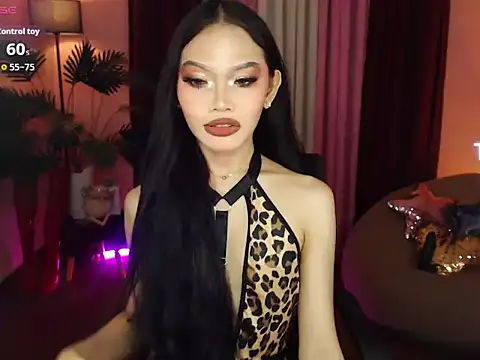 Snapshot of Asianprincess69 chatting on October 18, 12:46 am Asianprincess69 online show from October 18, 12:46 am