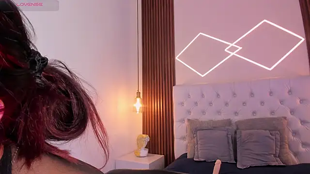 Miiaa jones online show from April 27, 4:04 pm