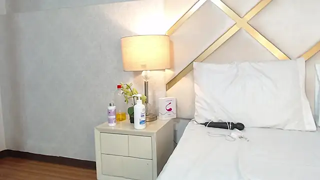 LorenBeiker- online show from September 20, 12:25 pm