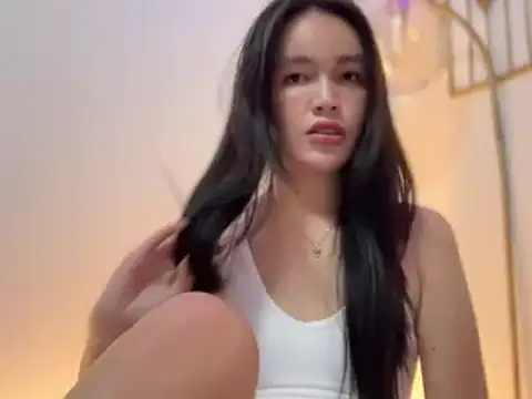 itsBldreina online show from March 14, 2:23 am