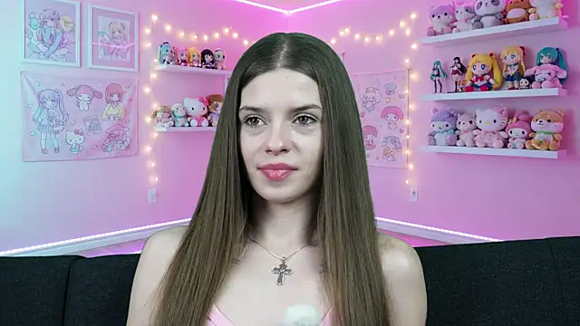sukie spooky online show from April 24, 4:10 pm