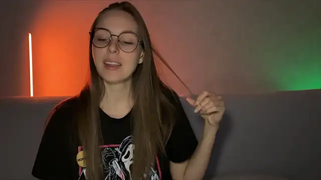 Oralaa1 online show from February 9, 6:10 pm