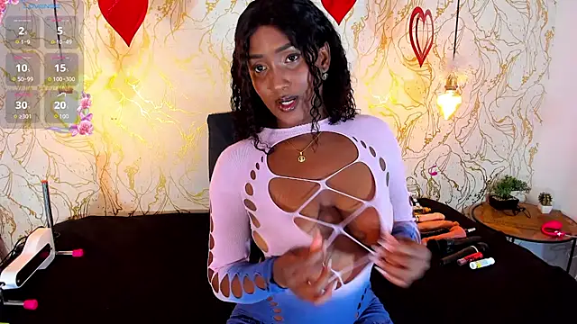 NAOMY COOPER online show from June 12, 8:39 pm