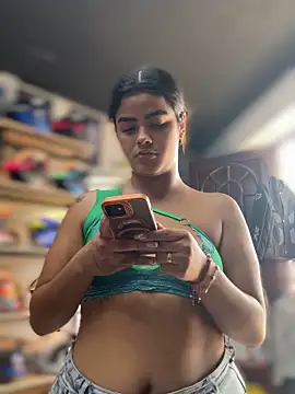 Kaily Sweet16 online show from April 24, 8:00 pm