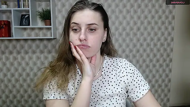 AmandaDimond  online show from January 12, 2:22 pm