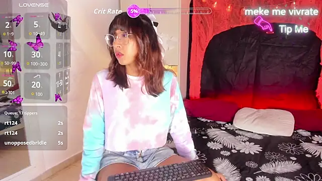 Snapshot of CamiGox chatting on October 15, 8:11 pm CamiGox online show from October 15, 8:11 pm
