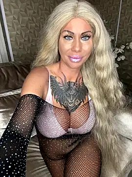 Snapshot of dutchbarbie chatting on October 2, 8:58 pm dutchbarbie online show from October 2, 8:58 pm