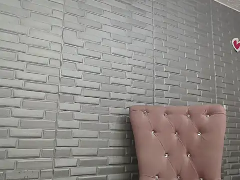 angierot2025 online show from September 9, 12:43 am