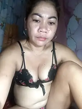 sexybitch 02 online show from April 24, 11:18 pm