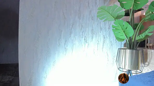 ValSmith  online show from February 3, 6:22 am