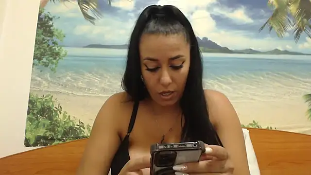 Snapshot of Maryem637048 chatting on October 5, 2:11 pm Maryem637048 online show from October 5, 2:11 pm