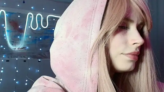 PieraMarch online show from October 3, 6:02 pm