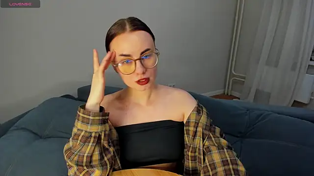 MewStella online show from April 27, 3:20 pm