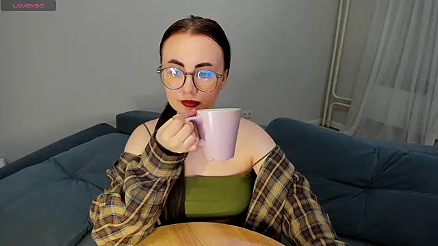 MewStella online show from April 21, 3:30 pm