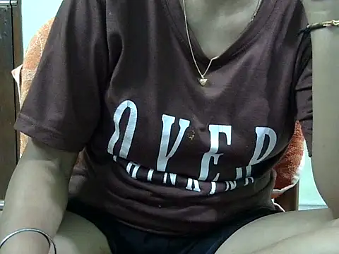 CHAMELI4747 online show from September 23, 12:36 pm