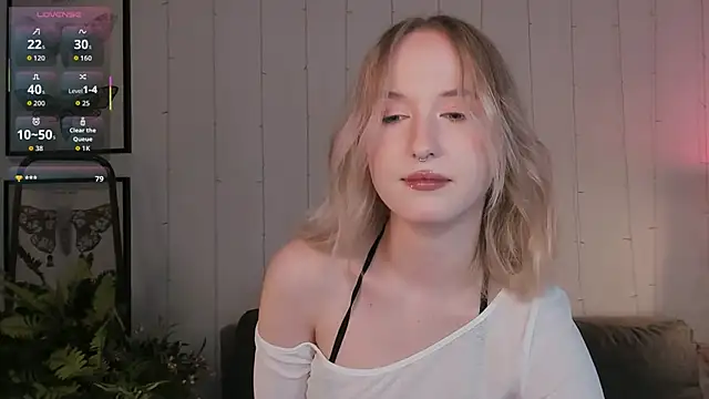 kikishyness online show from September 21, 10:41 pm