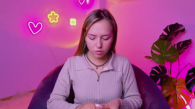 CindySparkl online show from April 29, 4:16 am