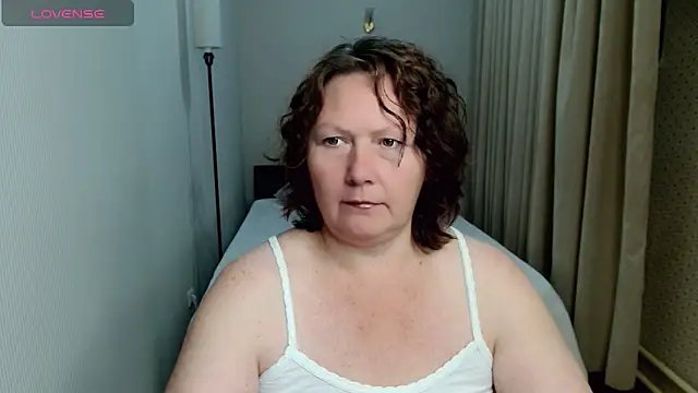 Snapshot of milf_hornys chatting on September 9, 5:13 pm milf hornys online show from September 9, 5:13 pm