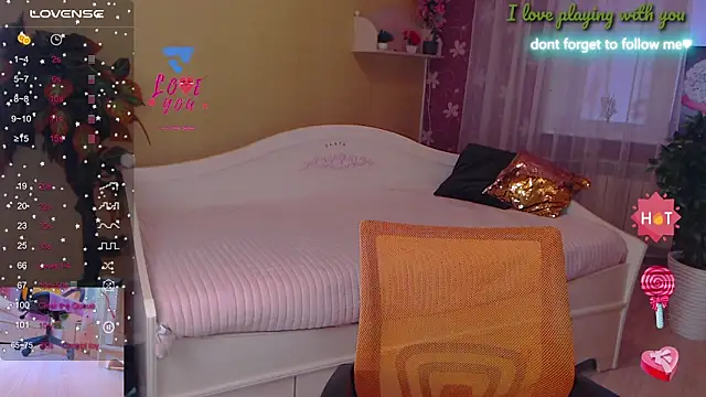Snapshot of LiSinDoll chatting on October 13, 3:42 am LiSinDoll online show from October 13, 3:42 am