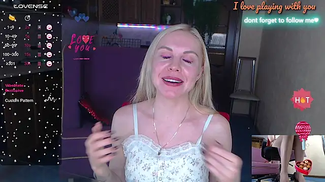 Snapshot of LiSinDoll chatting on October 20, 7:00 am LiSinDoll online show from October 20, 7:00 am