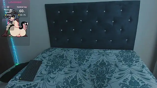 keith cute online show from April 22, 7:22 pm