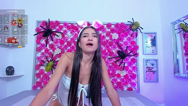 hannah miller 1 online show from October 16, 1:14 pm