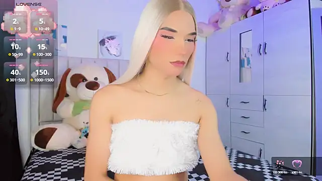 Snapshot of baby_cleo chatting on September 29, 1:32 am baby cleo online show from September 29, 1:32 am