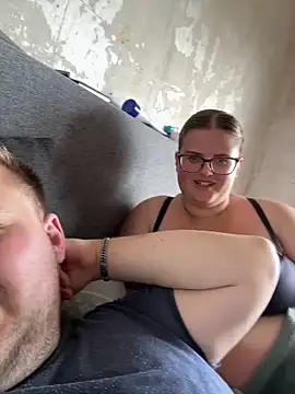 CurvyPaar2 online show from June 14, 12:16 pm