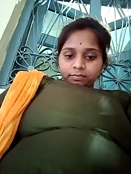 Snapshot of Hot_crety chatting on October 6, 12:00 pm Hot crety online show from October 6, 12:00 pm