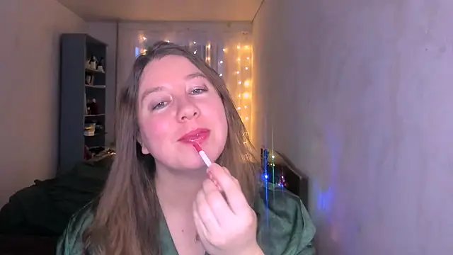 NancySanders online show from December 22, 6:05 am