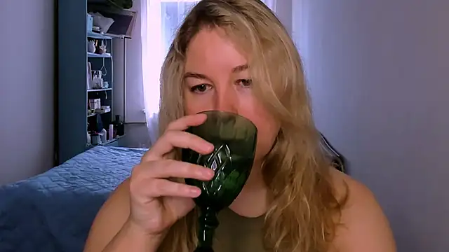 NancySanders online show from June 14, 6:03 am