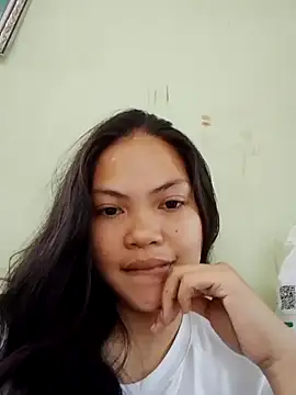 Snapshot of missluvv chatting on October 11, 12:04 am missluvv online show from October 11, 12:04 am