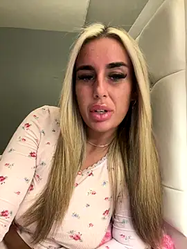 EllieMaeBaby online show from December 3, 10:12 pm