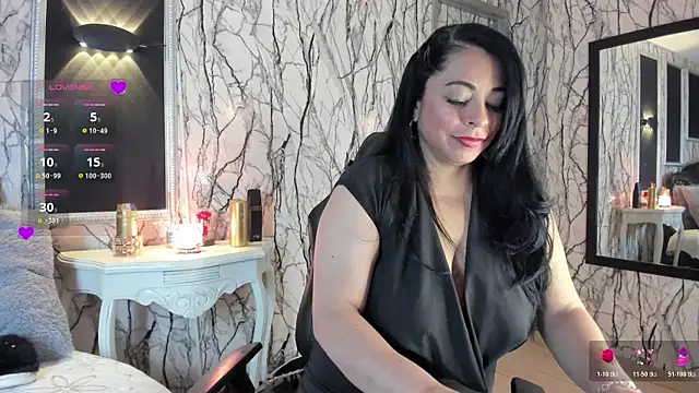 adelinemoretti online show from April 27, 4:26 pm