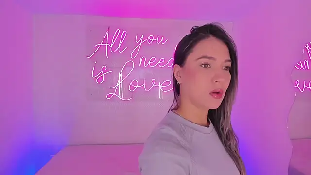 aleksandramiller  online show from April 21, 12:56 pm