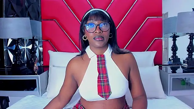 YallianaBrooks online show from April 23, 12:12 pm