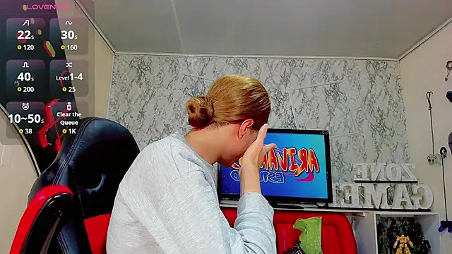 Madison Mujica online show from September 30, 11:38 am