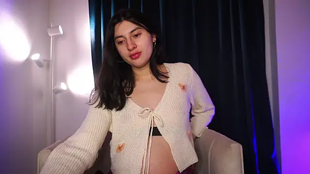 Auralea online show from November 24, 4:36 am