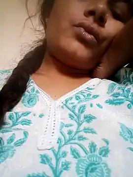 Snapshot of Hot_siiii chatting on October 8, 4:06 am Hot siiii online show from October 8, 4:06 am