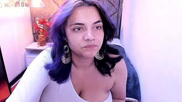 Kiara Cruz   online show from December 13, 8:37 pm